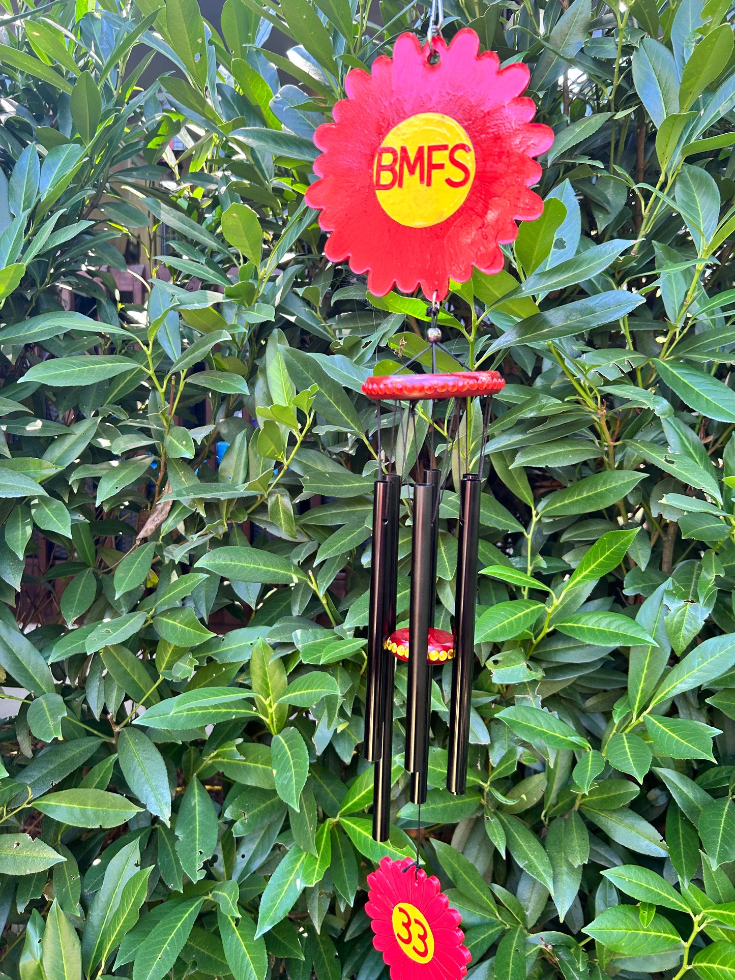 BMFS red daisy wind chimes