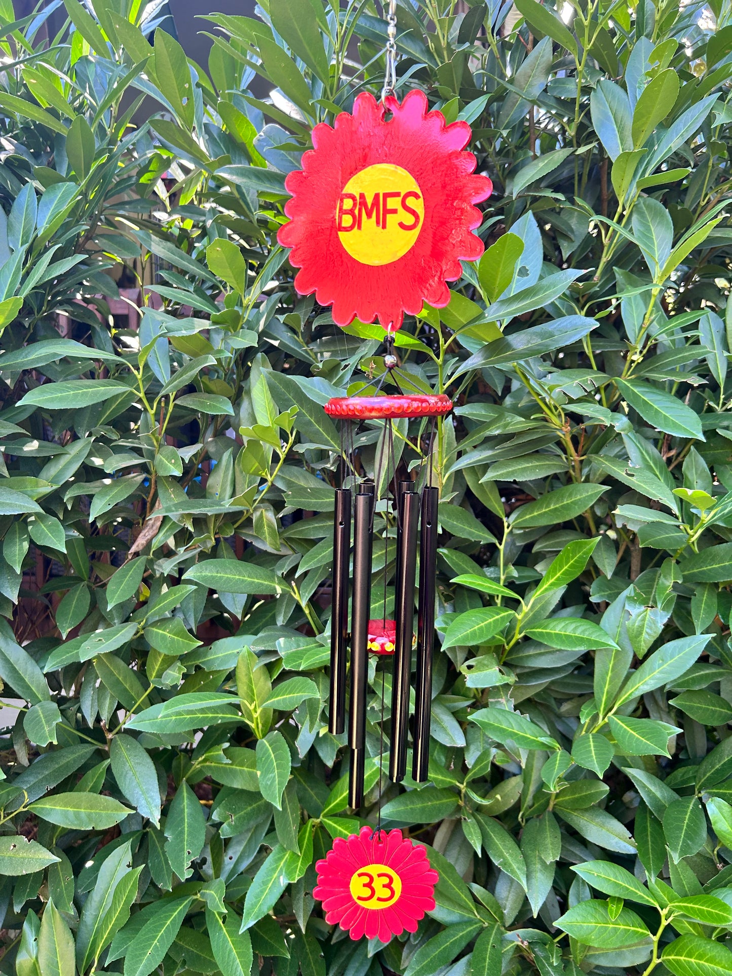 BMFS red daisy wind chimes