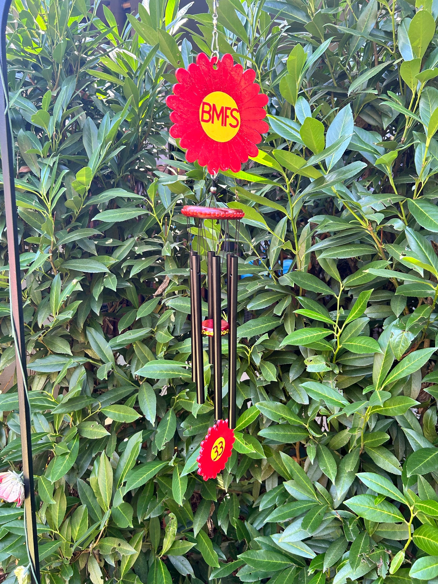 BMFS red daisy wind chimes