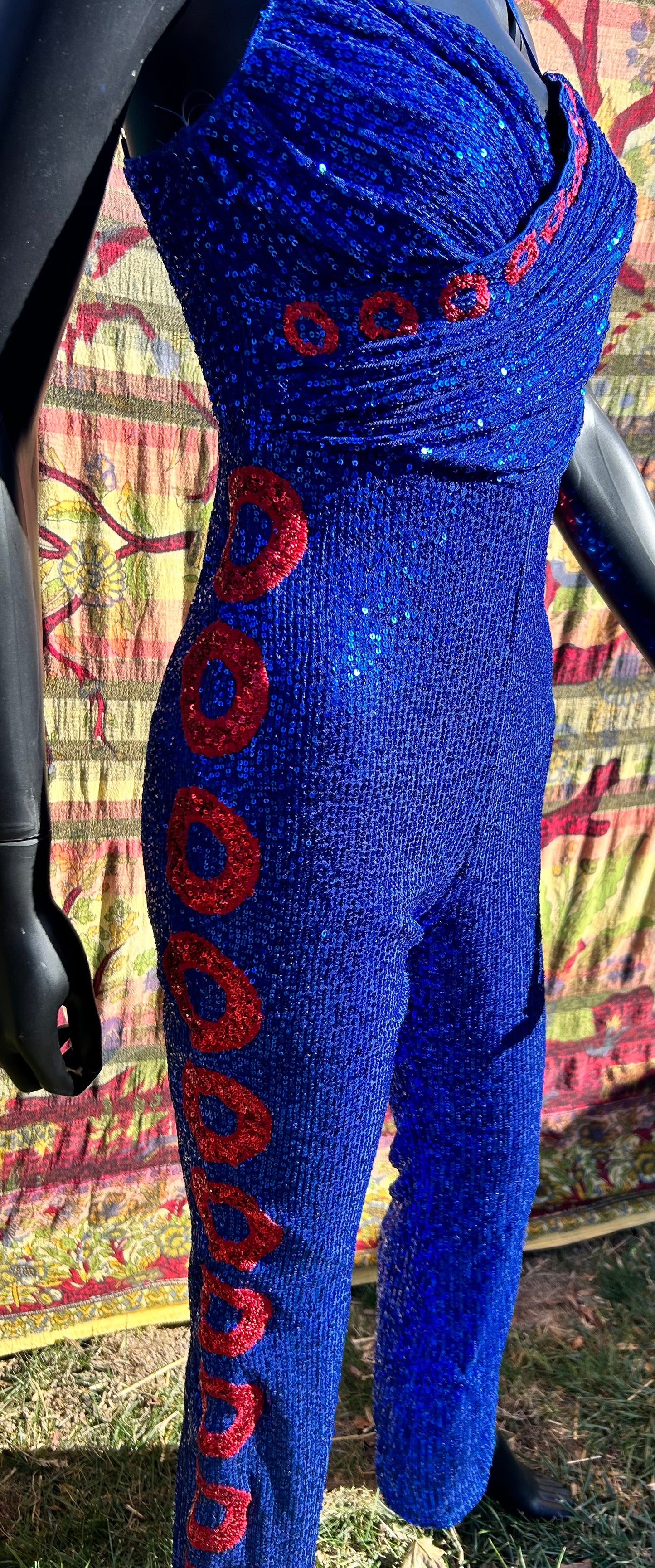 Jumping in circles phishing sequin jumper Women’s large